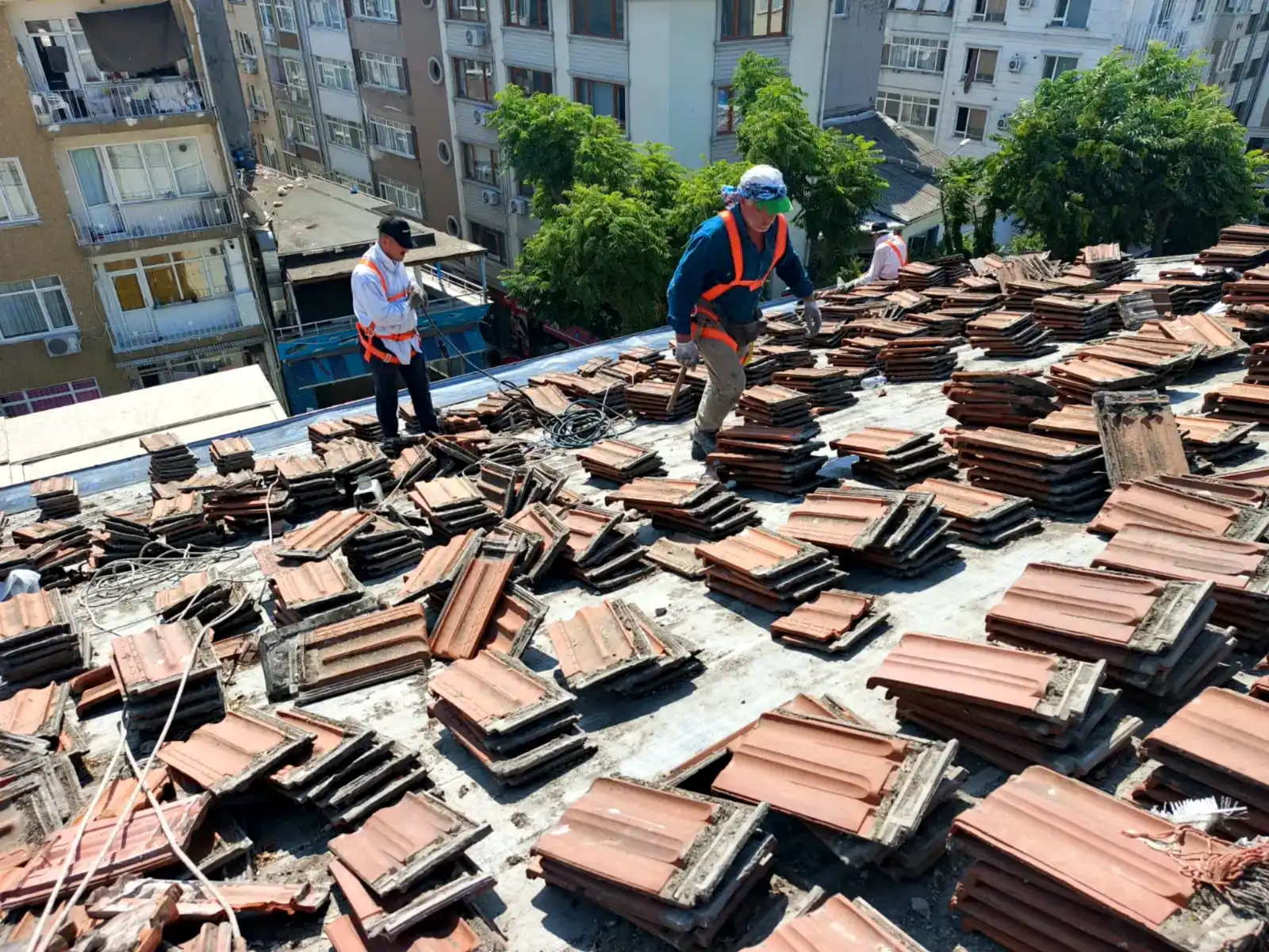 Sumqayıt Taş Koleji Çatı İzolasyonu ve Tadilatı 4